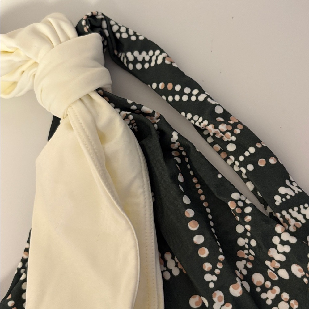 ❌SOLD❌NWT [Summersalt] Bow One-Shoulder Sidestroke Swimsuit Swim Top Women’s 10 - Picture 6 of 12